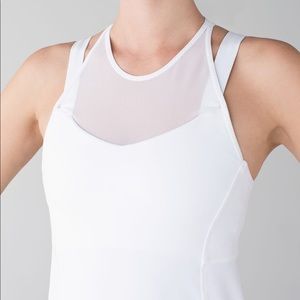 Lululemon running in the city top